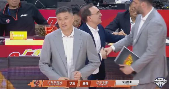 开云app官网-0分，徐杰又0分！全明星票王彻底拉胯......